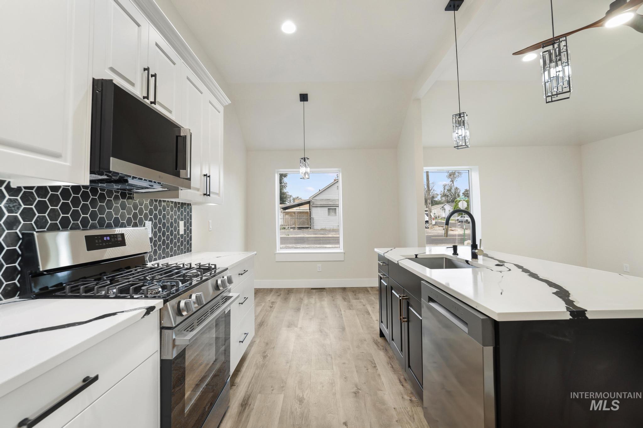 304 Van Buren, Twin Falls, Idaho 83301, 3 Bedrooms, 2 Bathrooms, Residential For Sale, Price $329,900, 98997671