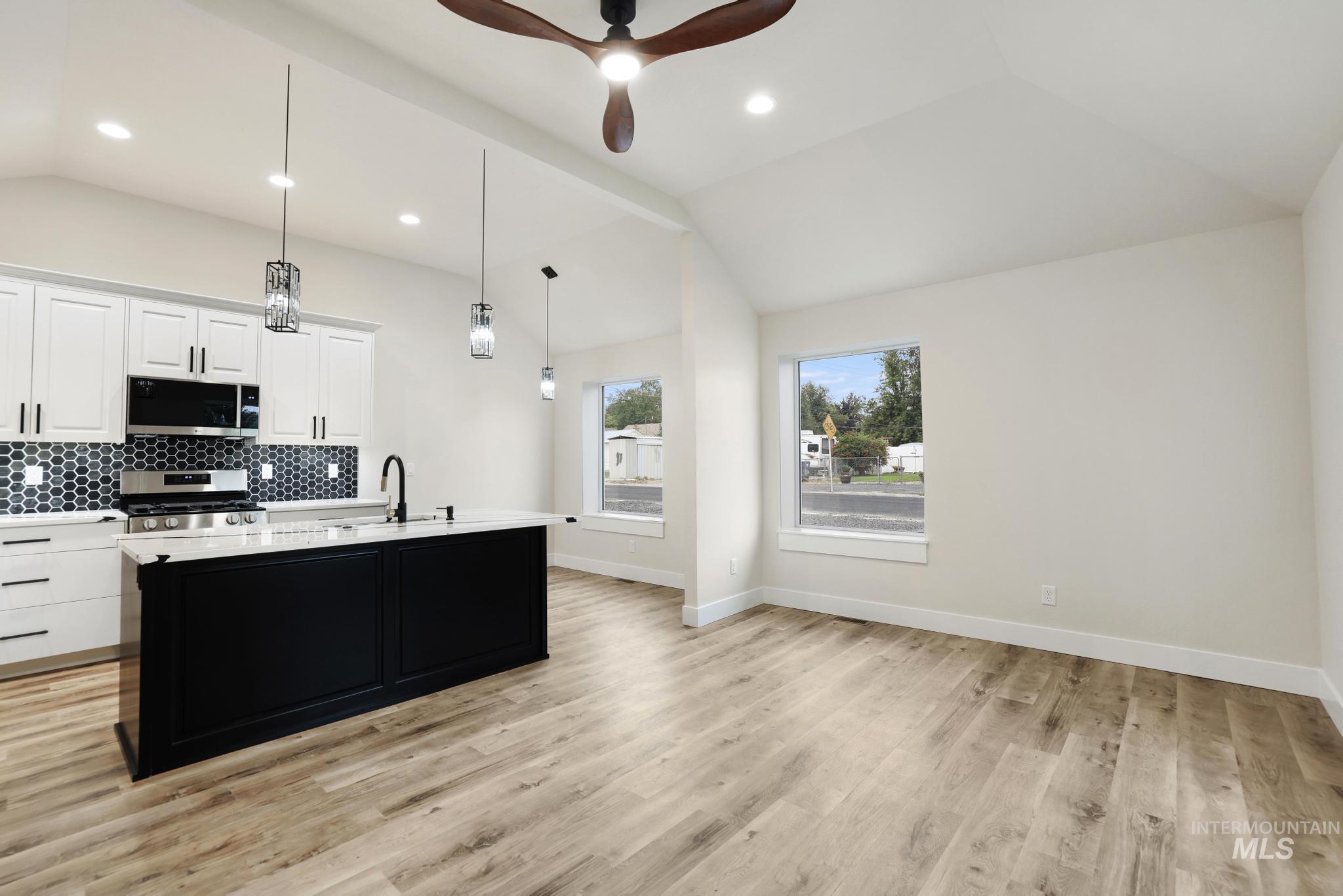 304 Van Buren, Twin Falls, Idaho 83301, 3 Bedrooms, 2 Bathrooms, Residential For Sale, Price $329,900, 98997671