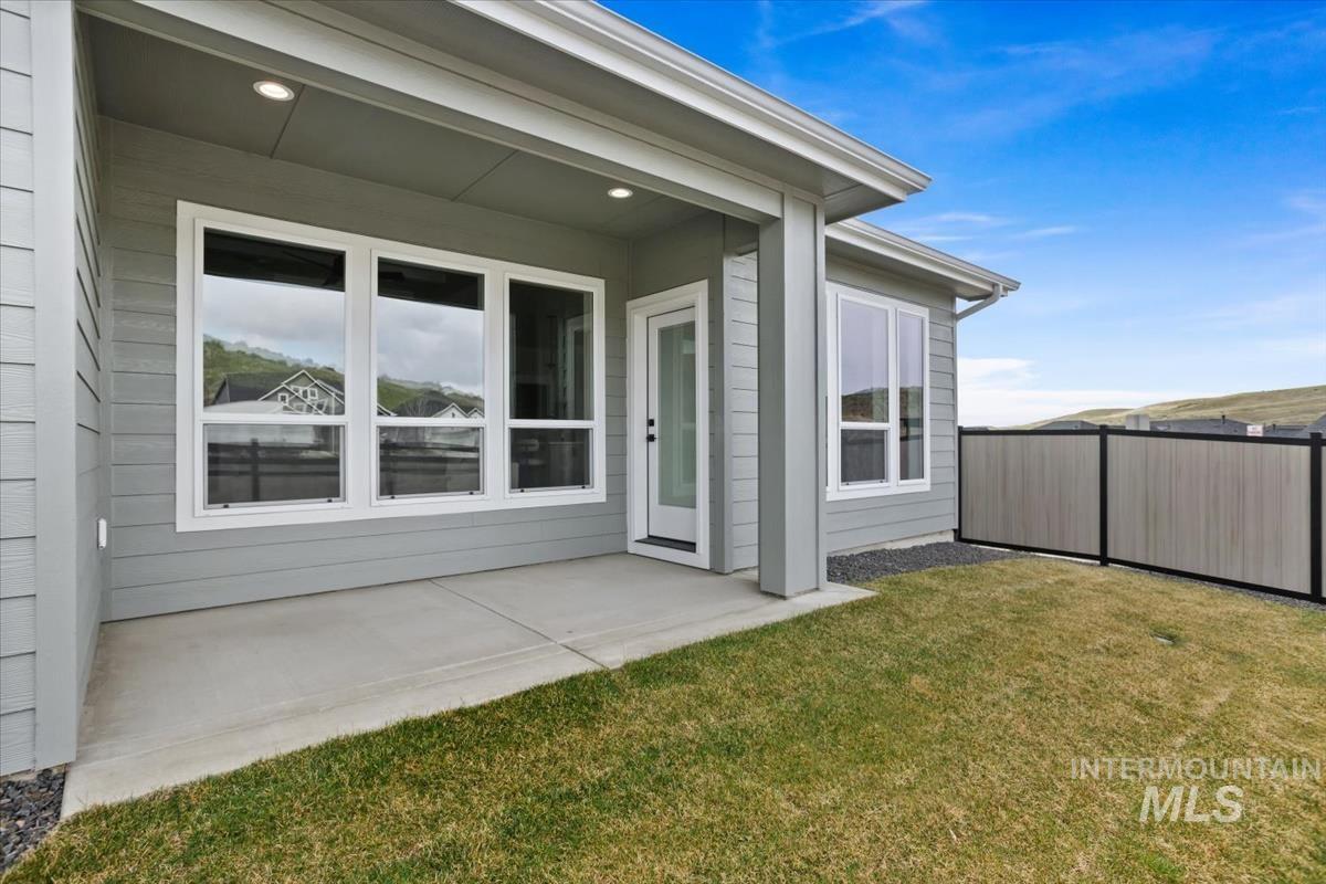2130 E Rodeo St., Kuna, Idaho 83634, 3 Bedrooms, 2 Bathrooms, Residential For Sale, Price $579,880, 98997674