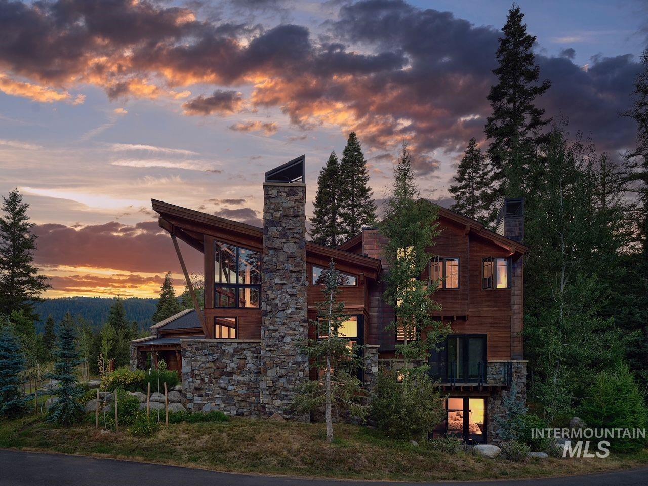 16 Steelhead Court, Donnelly, Idaho 83615, 3 Bedrooms, 3.5 Bathrooms, Residential For Sale, Price $2,225,000, 98997680