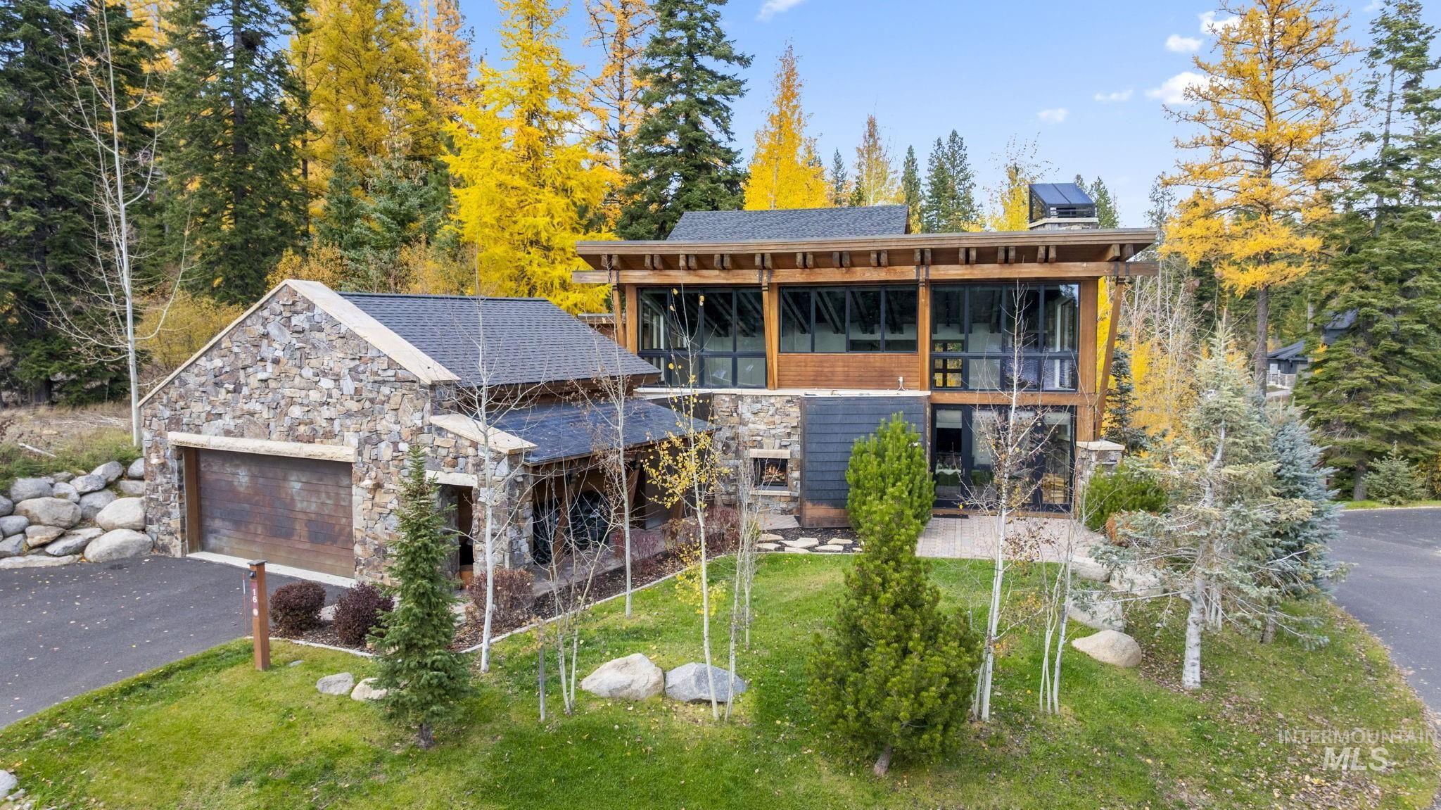 16 Steelhead Court, Donnelly, Idaho 83615, 3 Bedrooms, 3.5 Bathrooms, Residential For Sale, Price $2,225,000, 98997680