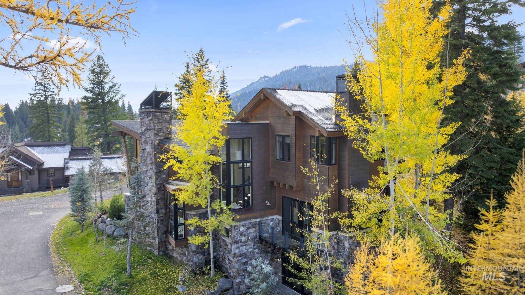 16 Steelhead Court, Donnelly, Idaho 83615, 3 Bedrooms, 3.5 Bathrooms, Residential For Sale, Price $2,225,000, 98997680
