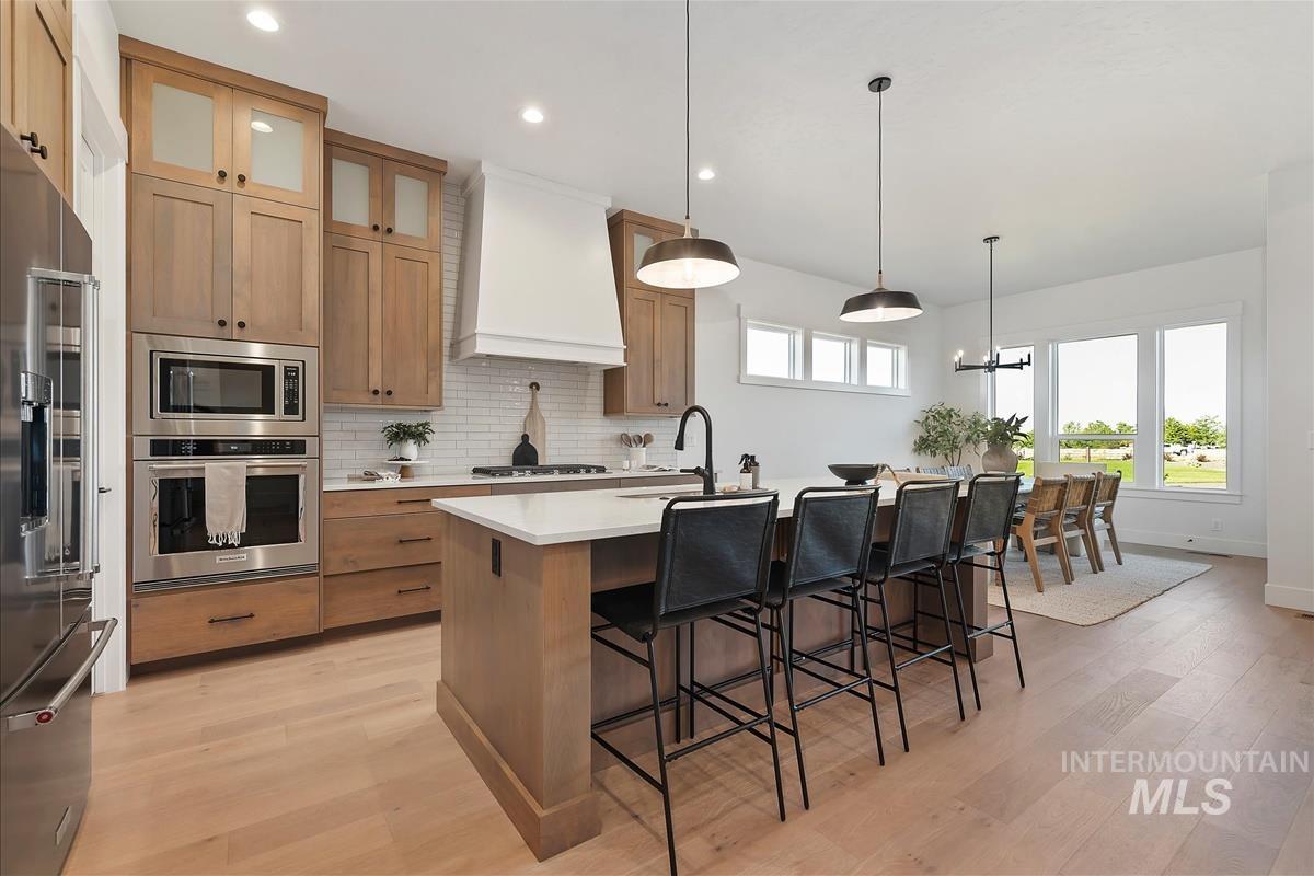 10905 W Lahinch Ln., Kuna, Idaho 83634, 3 Bedrooms, 2 Bathrooms, Residential For Sale, Price $599,880, 98997681