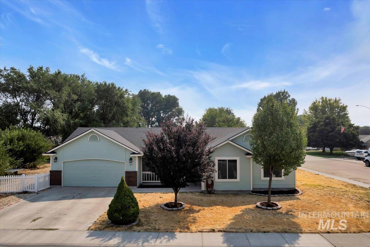 850 Garrett St, Mountain Home, Idaho 83116, 3 Bedrooms, 2 Bathrooms, Residential For Sale, Price $349,999,MLS 98997684