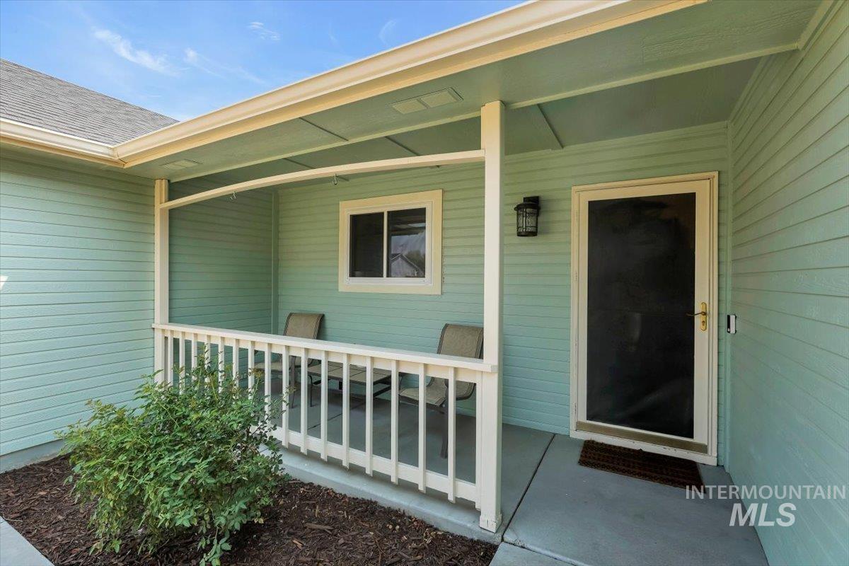 850 Garrett St, Mountain Home, Idaho 83116, 3 Bedrooms, 2 Bathrooms, Residential For Sale, Price $349,999,MLS 98997684