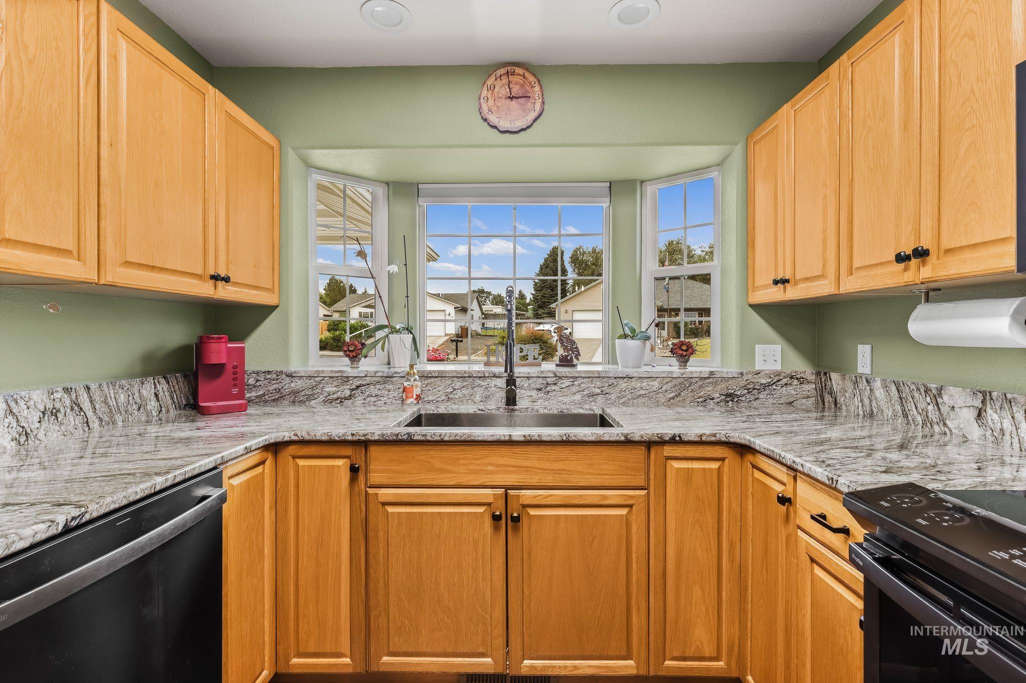 907 Magnolia St, Lewiston, Idaho 83501, 3 Bedrooms, 2 Bathrooms, Residential For Sale, Price $469,000,MLS 98997697
