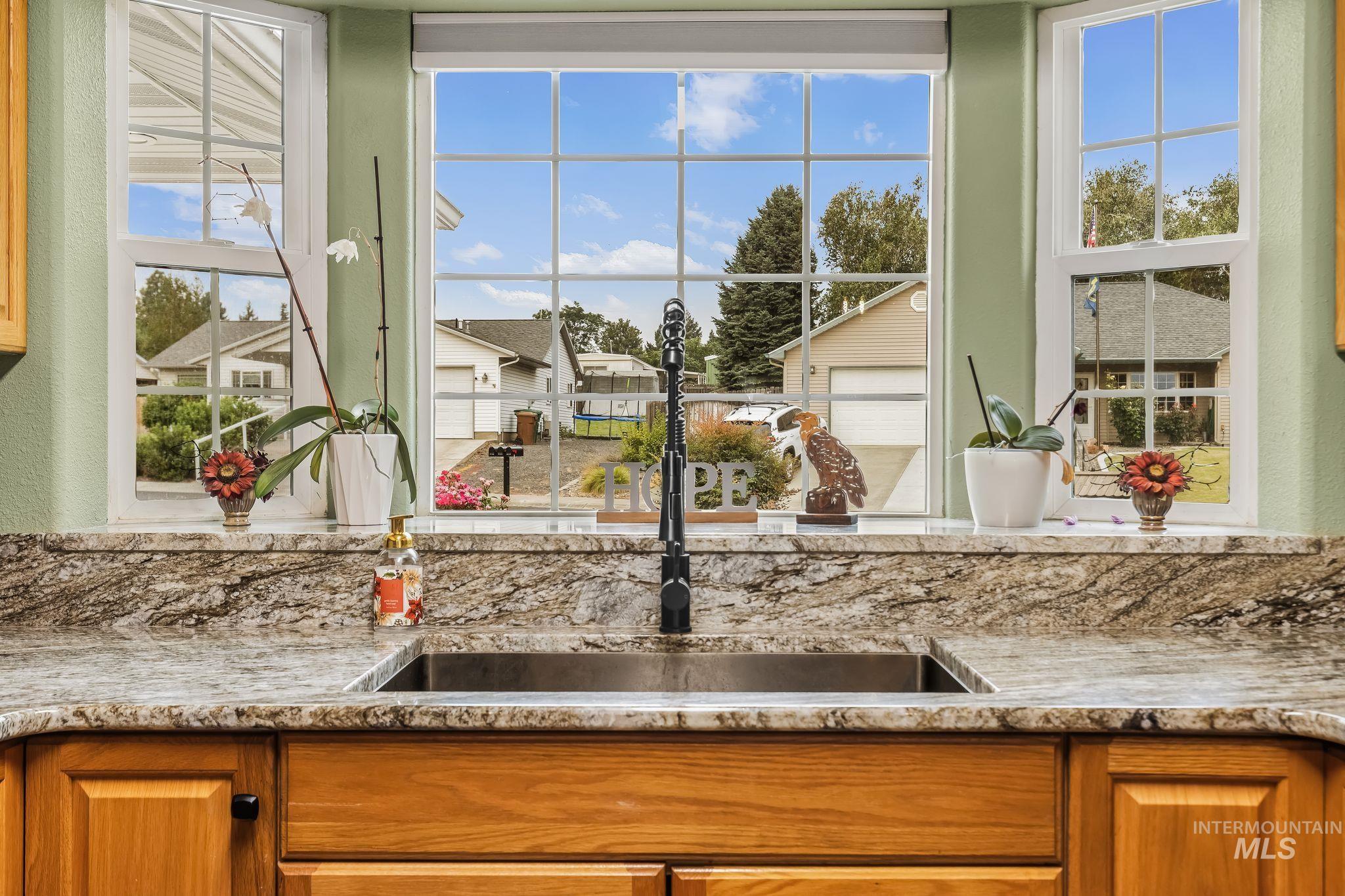 907 Magnolia St, Lewiston, Idaho 83501, 3 Bedrooms, 2 Bathrooms, Residential For Sale, Price $469,000,MLS 98997697