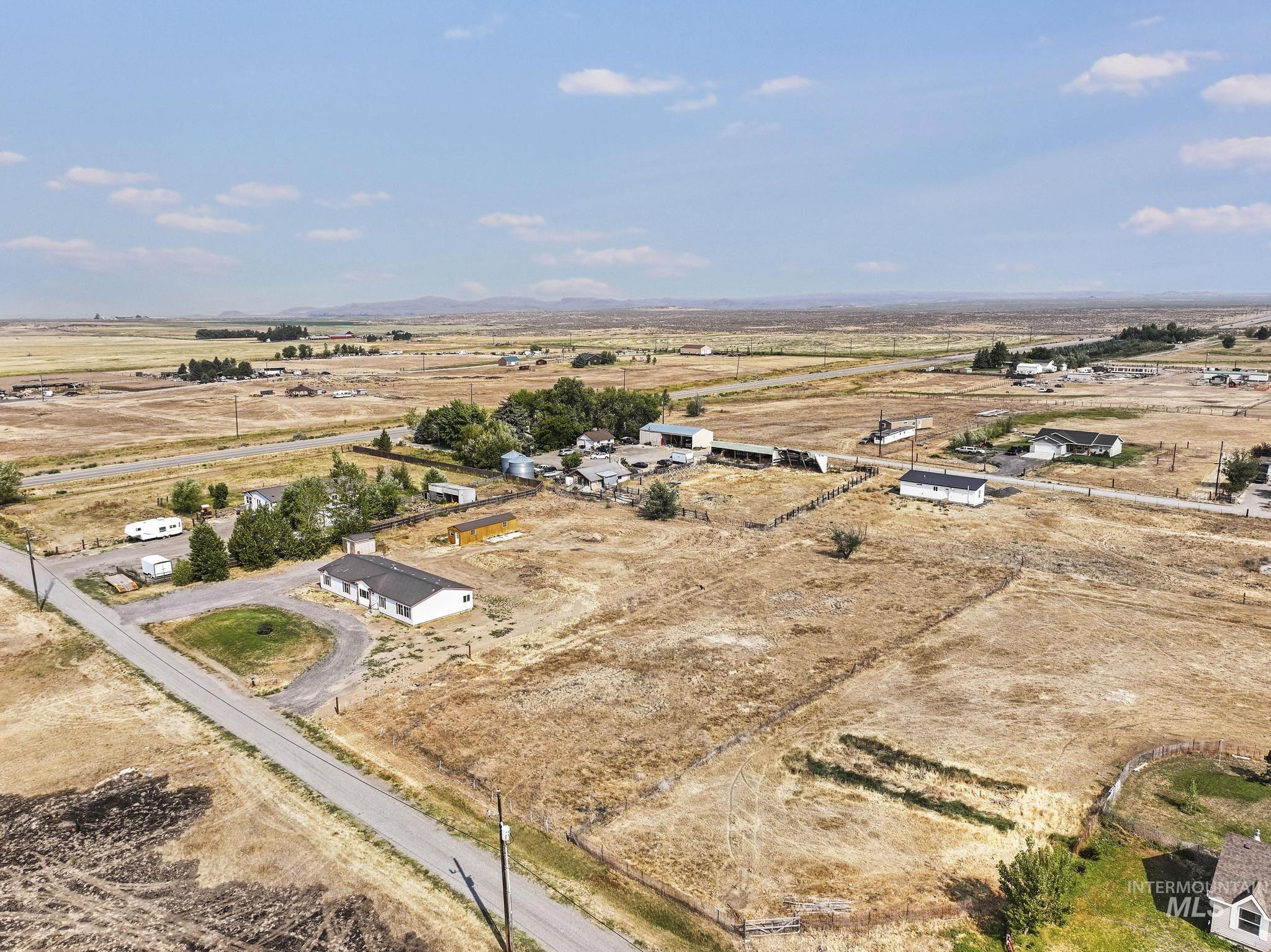60 E 590 N, Shoshone, Idaho 83352, 3 Bedrooms, 2 Bathrooms, Residential For Sale, Price $400,000,MLS 98997699