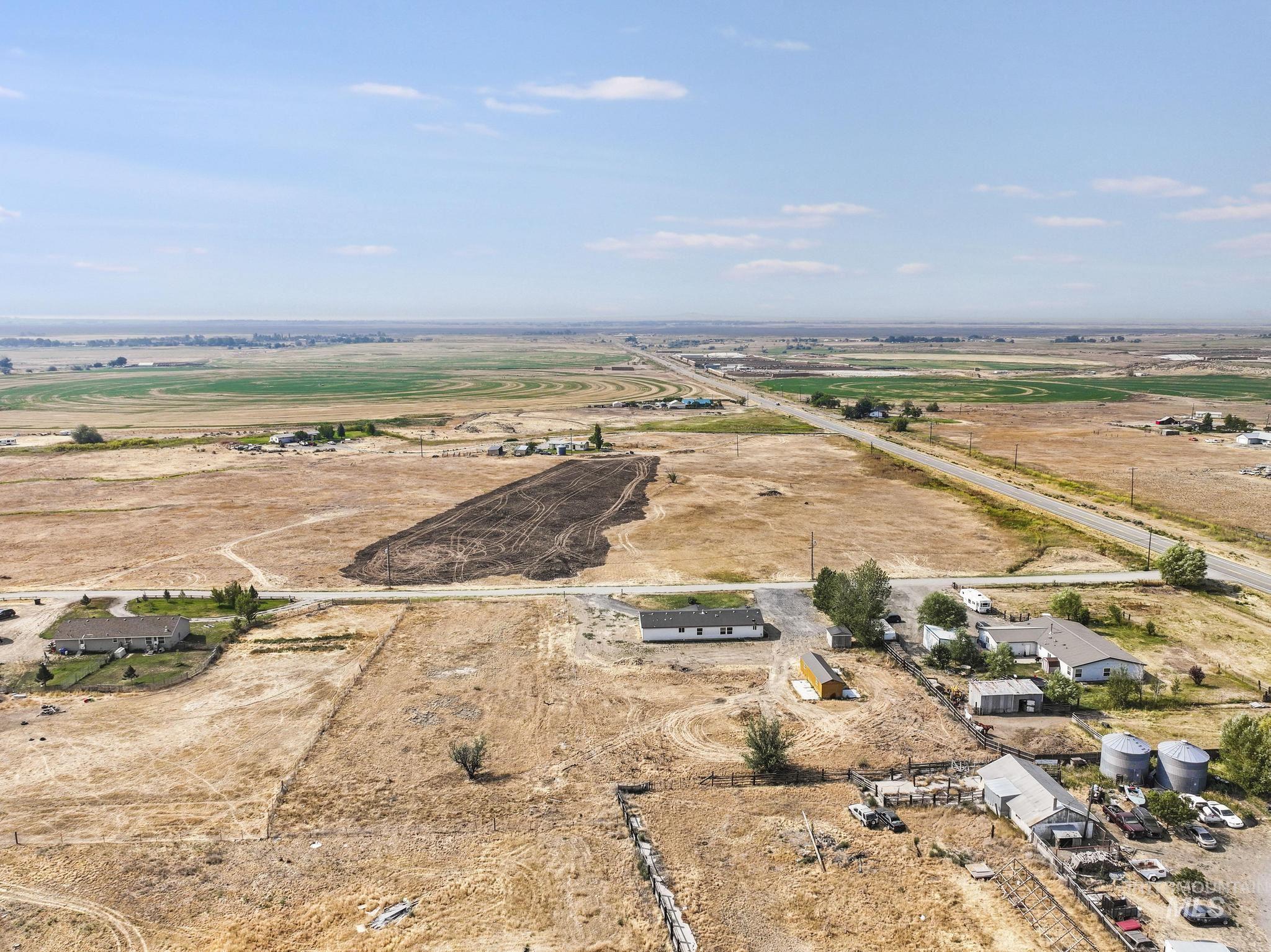 60 E 590 N, Shoshone, Idaho 83352, 3 Bedrooms, 2 Bathrooms, Residential For Sale, Price $400,000,MLS 98997699