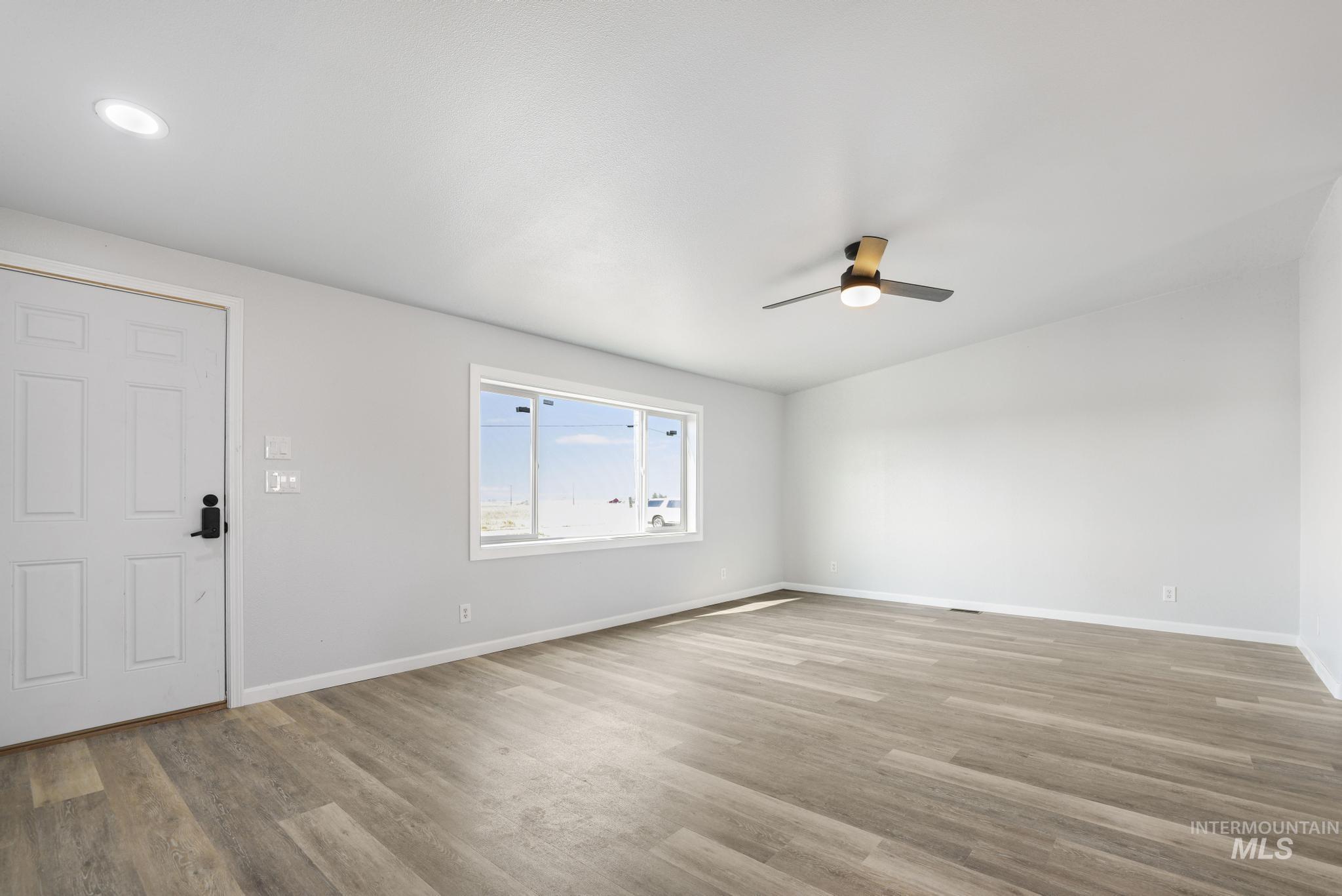 60 E 590 N, Shoshone, Idaho 83352, 3 Bedrooms, 2 Bathrooms, Residential For Sale, Price $400,000,MLS 98997699