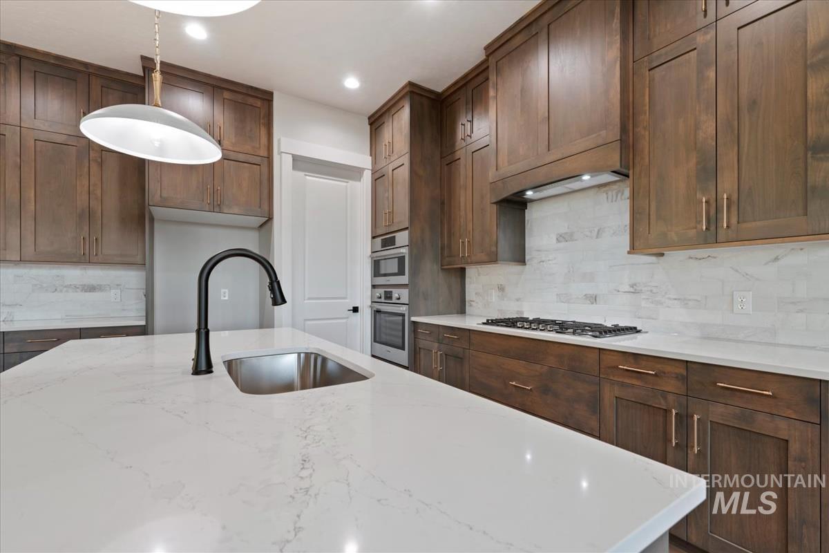 10887 W Lahinch Ln, Kuna, Idaho 83634, 4 Bedrooms, 3.5 Bathrooms, Residential For Sale, Price $639,880,MLS 98997700