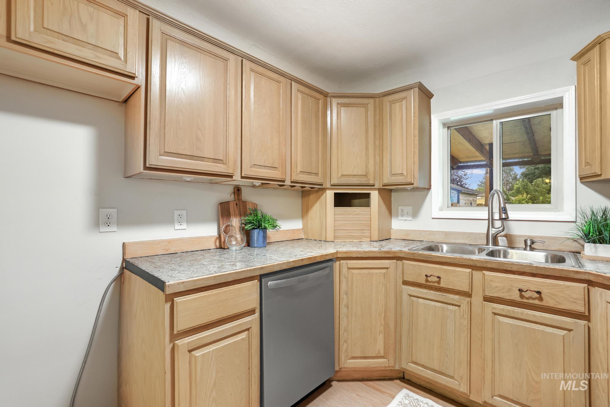 474 Polk St., Twin Falls, Idaho 83301, 2 Bedrooms, 1 Bathroom, Residential For Sale, Price $269,000,MLS 98997705