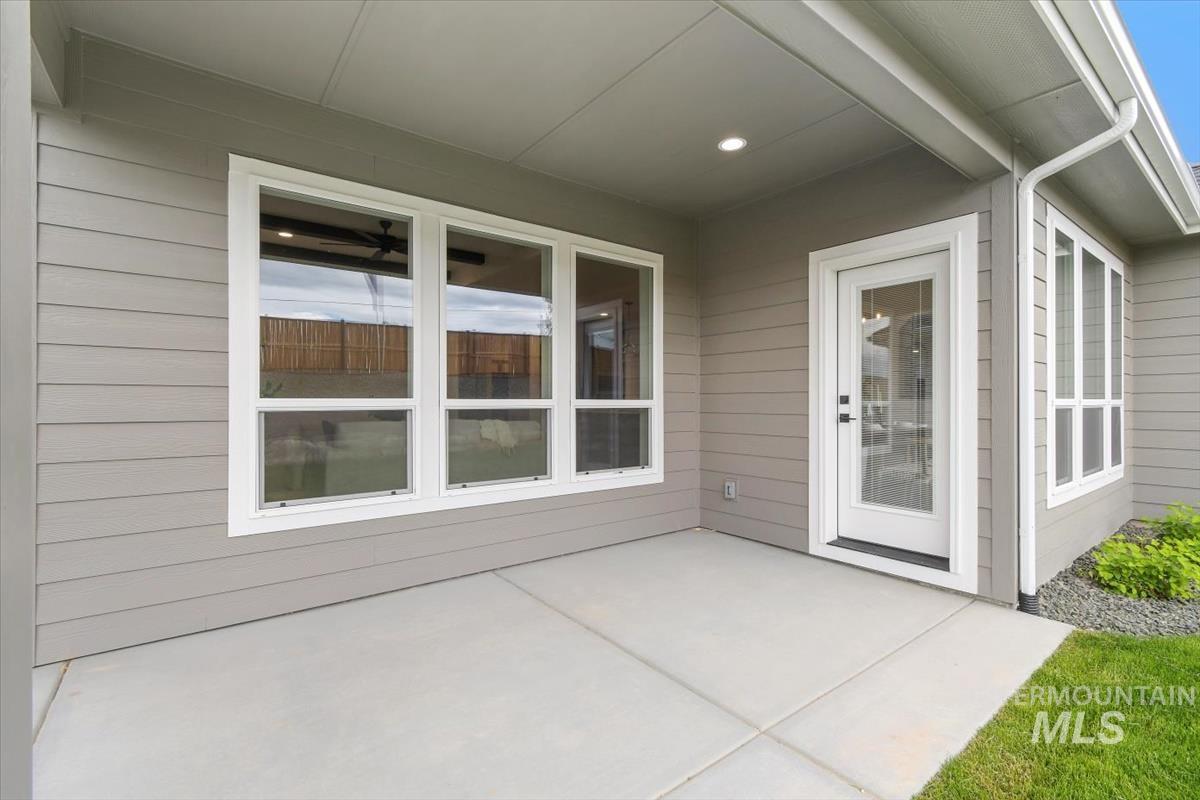 10851 W Lahinch Ln, Kuna, Idaho 83634, 3 Bedrooms, 2 Bathrooms, Residential For Sale, Price $589,880,MLS 98997713
