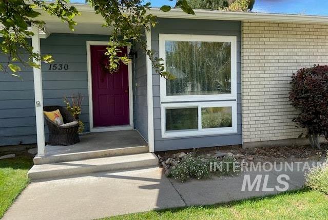 1530 Targhee Drive, Twin Falls, Idaho 83301, 3 Bedrooms, 2 Bathrooms, Residential For Sale, Price $350,000,MLS 98997714