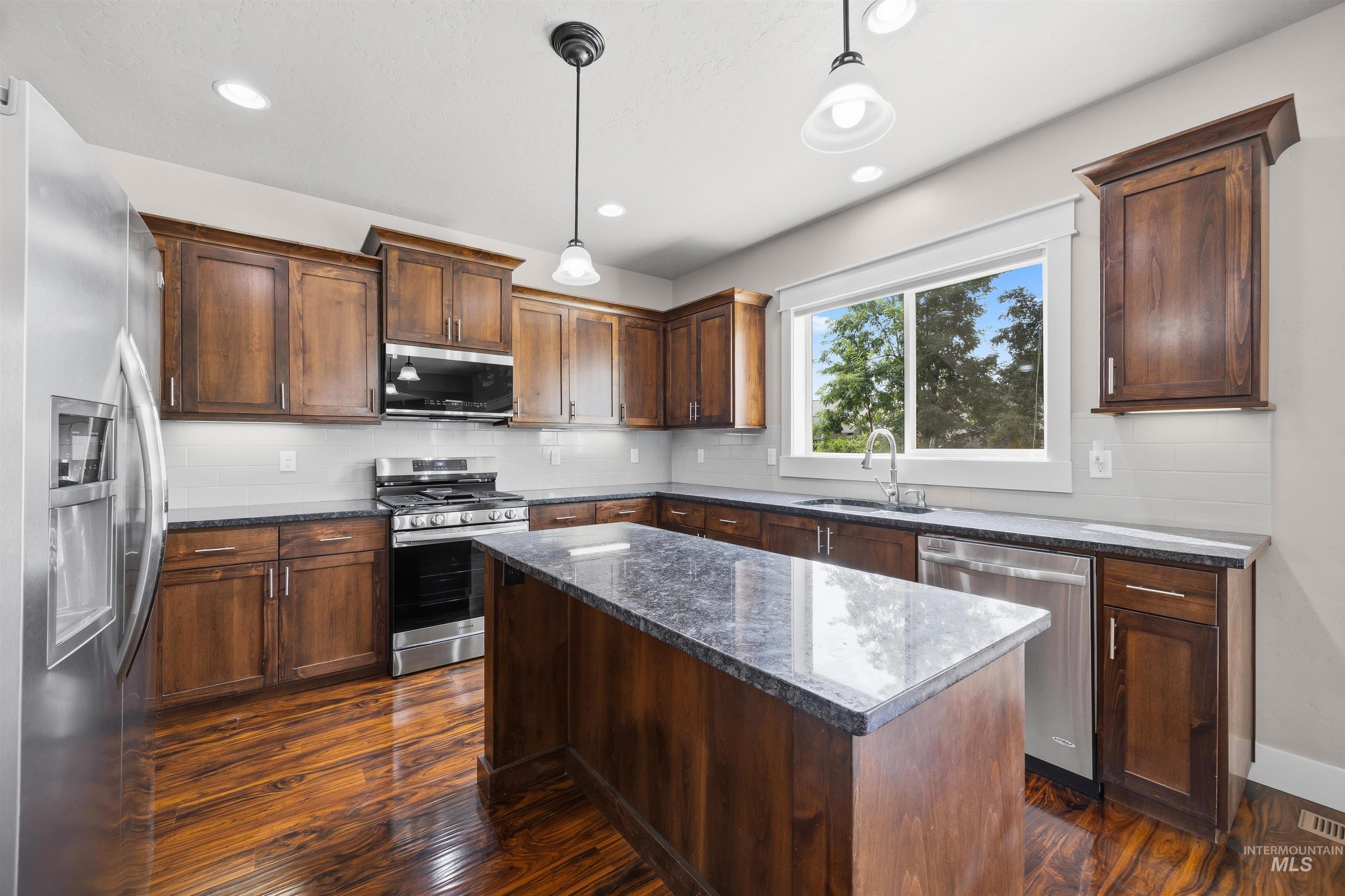 10049 W Chino Dr, Star, Idaho 83669, 4 Bedrooms, 3 Bathrooms, Residential For Sale, Price $609,900,MLS 98997715