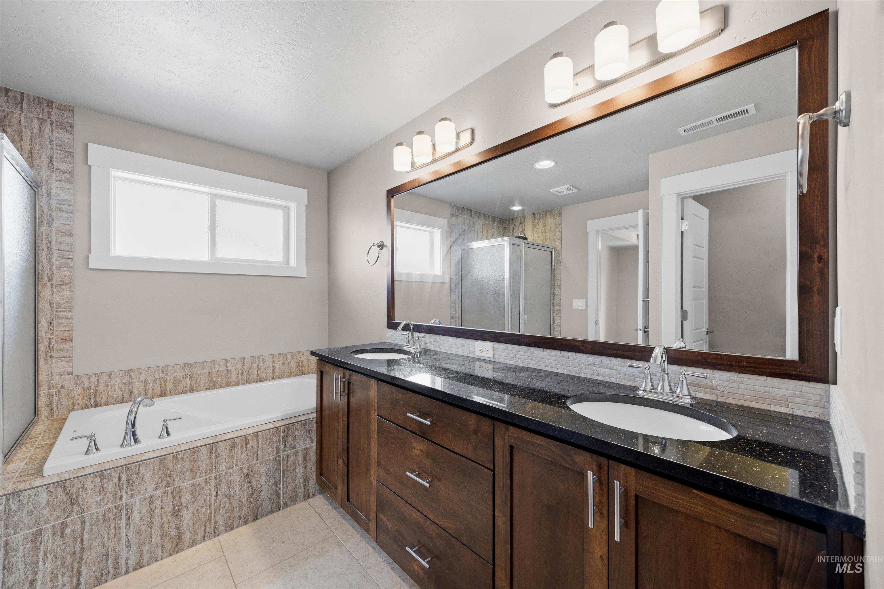 10049 W Chino Dr, Star, Idaho 83669, 4 Bedrooms, 3 Bathrooms, Residential For Sale, Price $609,900,MLS 98997715
