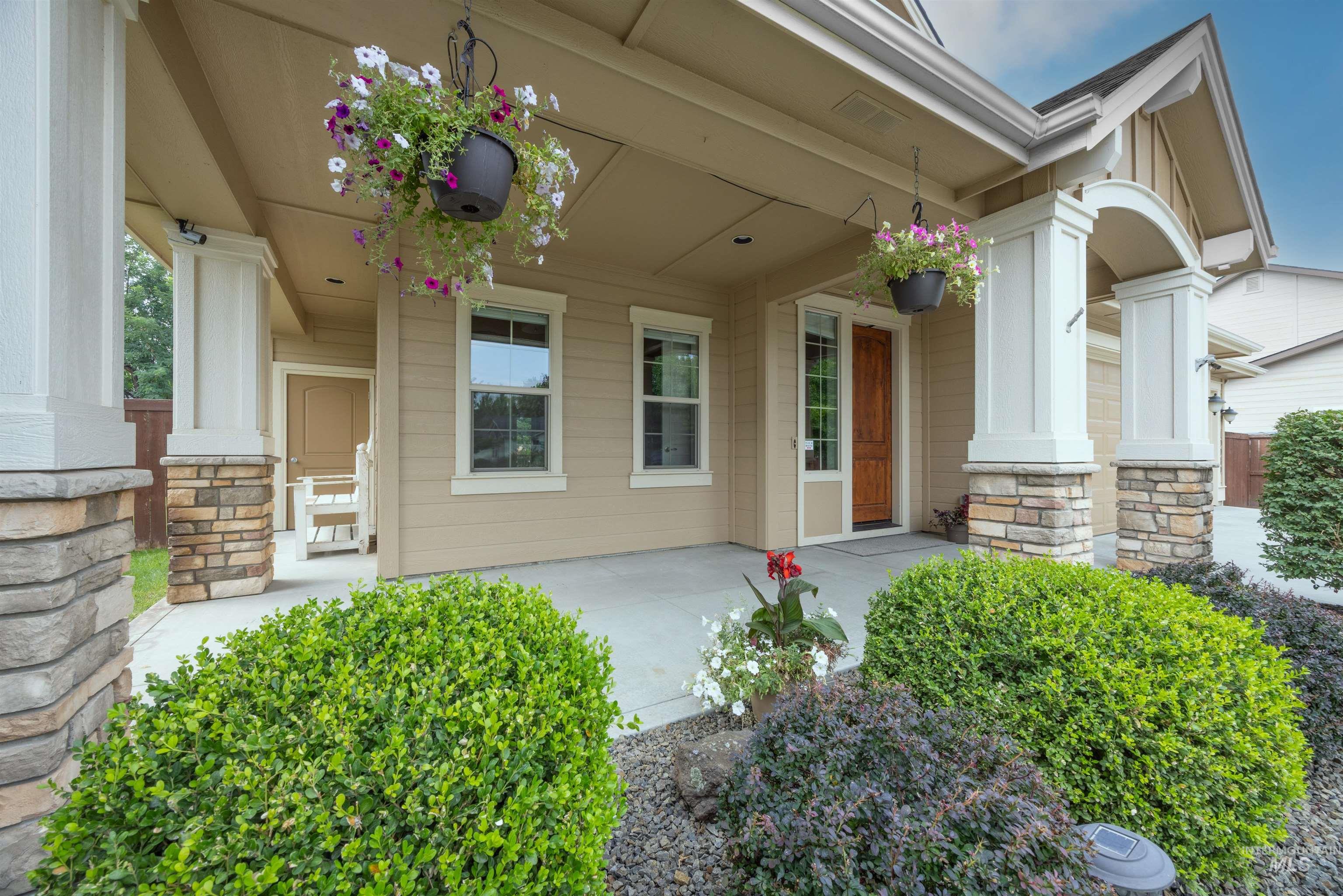 10049 W Chino Dr, Star, Idaho 83669, 4 Bedrooms, 3 Bathrooms, Residential For Sale, Price $609,900,MLS 98997715