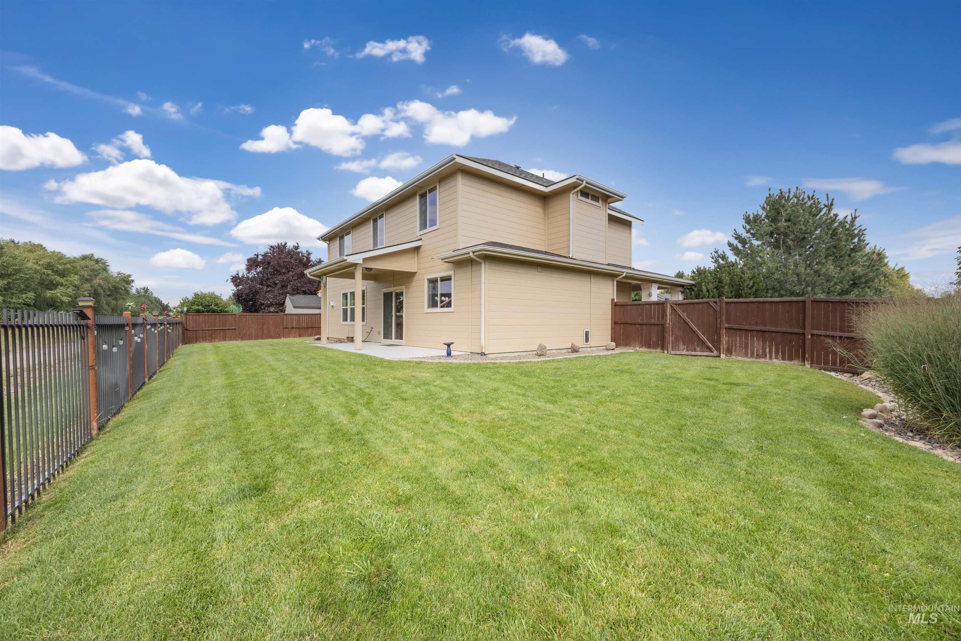 10049 W Chino Dr, Star, Idaho 83669, 4 Bedrooms, 3 Bathrooms, Residential For Sale, Price $609,900,MLS 98997715