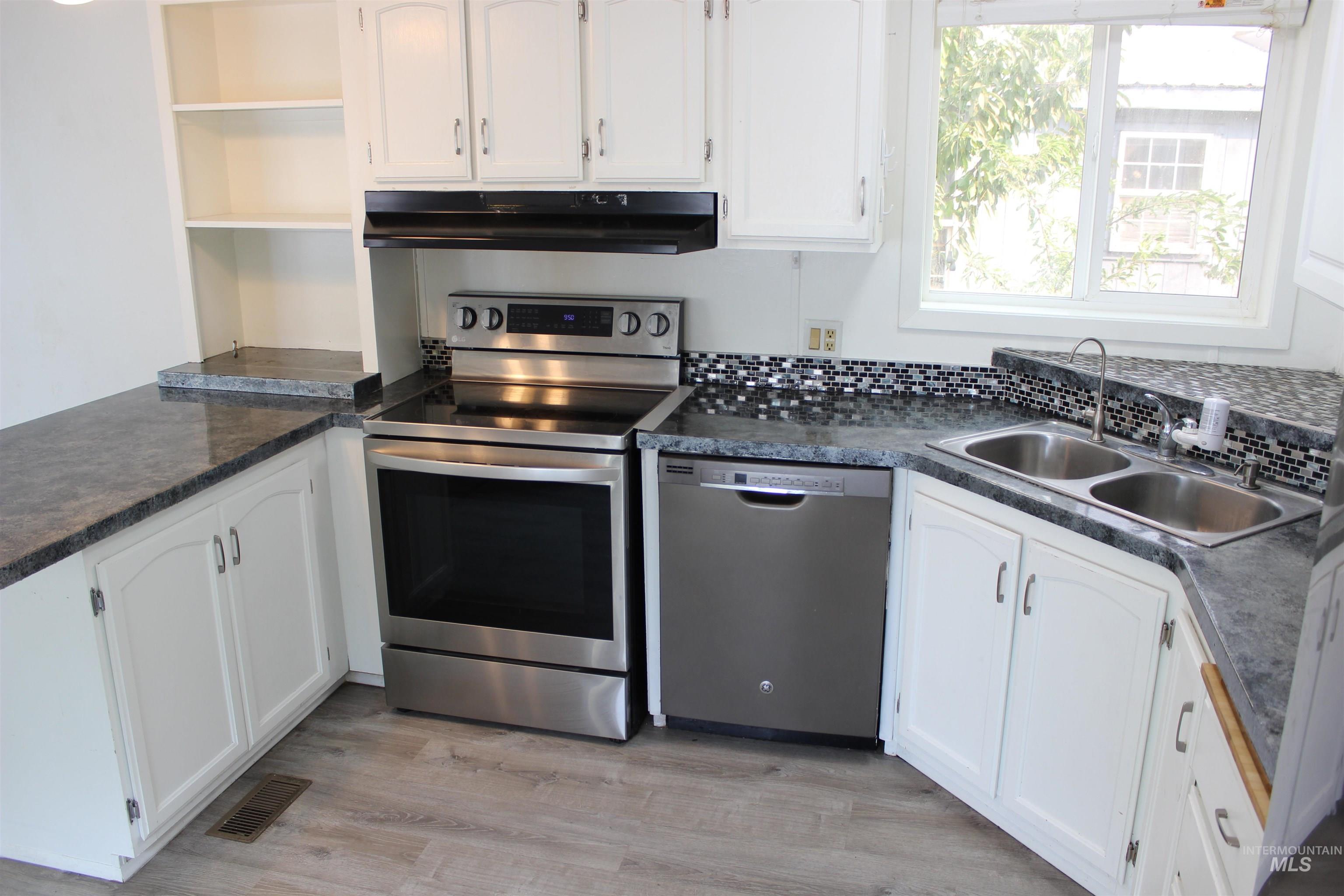 631 Preston Avenue, Lewiston, Idaho 83501, 2 Bedrooms, 1.5 Bathrooms, Residential For Sale, Price $88,999,MLS 98997720