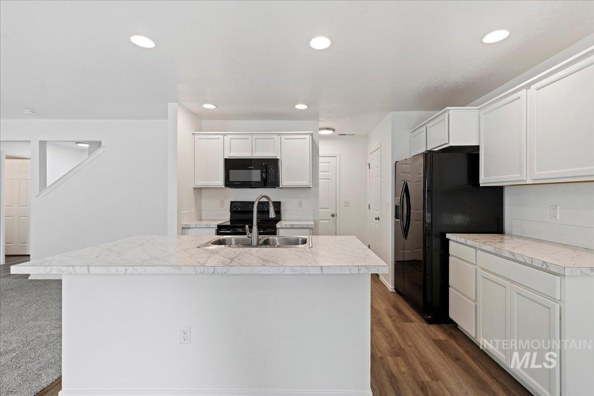 873 W Apple Pine St, Meridian, Idaho 83646, 3 Bedrooms, 2.5 Bathrooms, Residential For Sale, Price $389,990,MLS 98997724