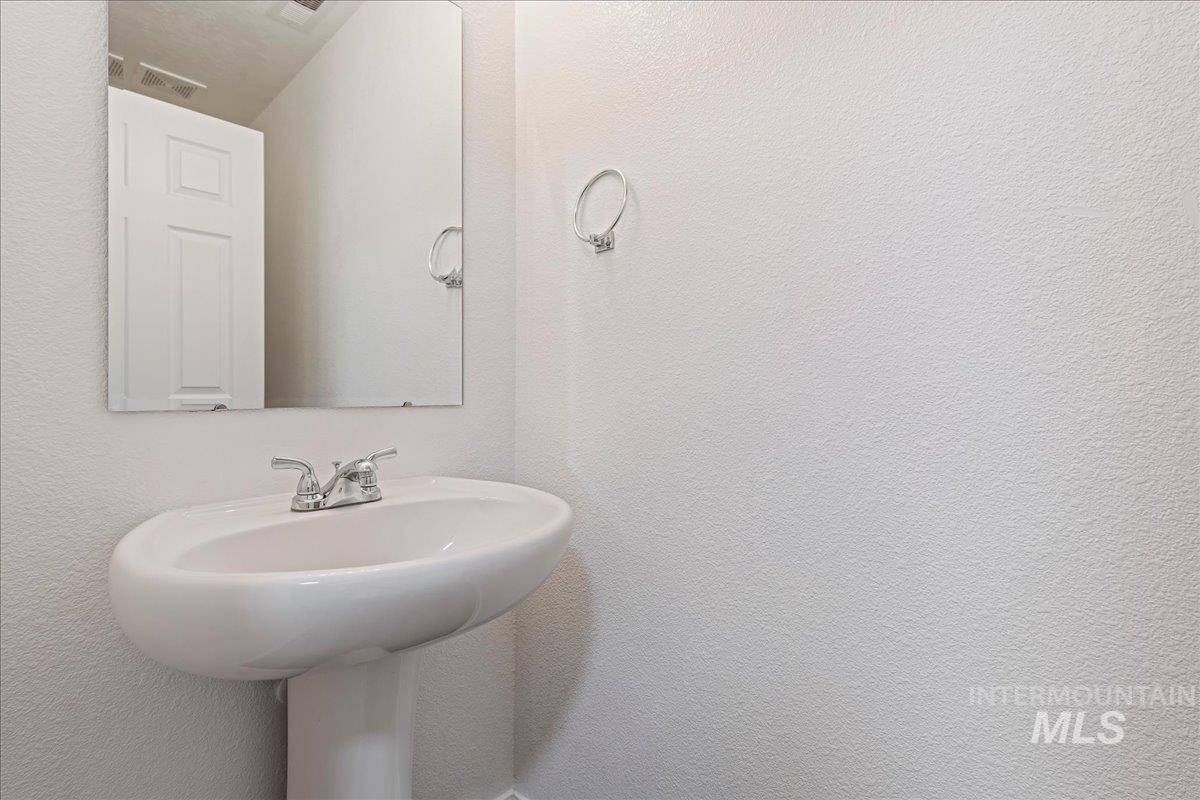 873 W Apple Pine St, Meridian, Idaho 83646, 3 Bedrooms, 2.5 Bathrooms, Residential For Sale, Price $389,990,MLS 98997724