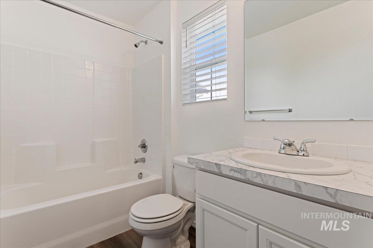 873 W Apple Pine St, Meridian, Idaho 83646, 3 Bedrooms, 2.5 Bathrooms, Residential For Sale, Price $389,990,MLS 98997724