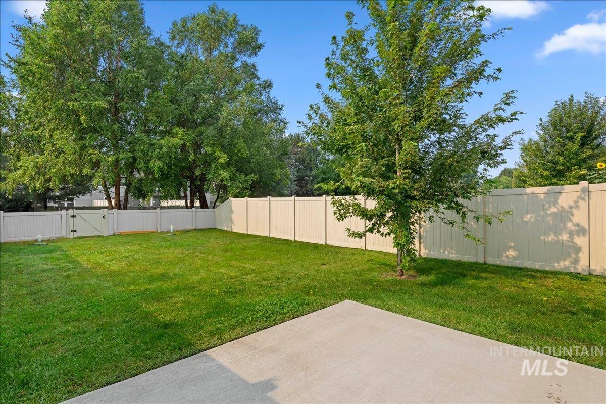 873 W Apple Pine St, Meridian, Idaho 83646, 3 Bedrooms, 2.5 Bathrooms, Residential For Sale, Price $389,990,MLS 98997724