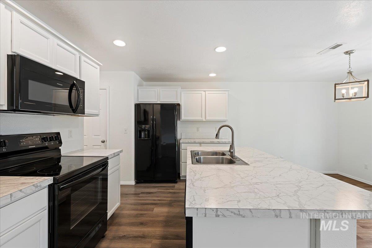 873 W Apple Pine St, Meridian, Idaho 83646, 3 Bedrooms, 2.5 Bathrooms, Residential For Sale, Price $389,990,MLS 98997724