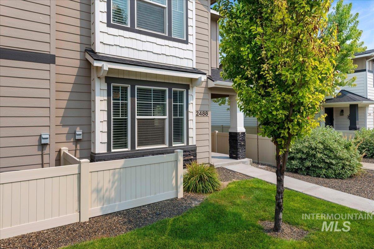 2488 E Blue Tick Street, Meridian, Idaho 83642, 2 Bedrooms, 2.5 Bathrooms, Residential For Sale, Price $374,990,MLS 98997725