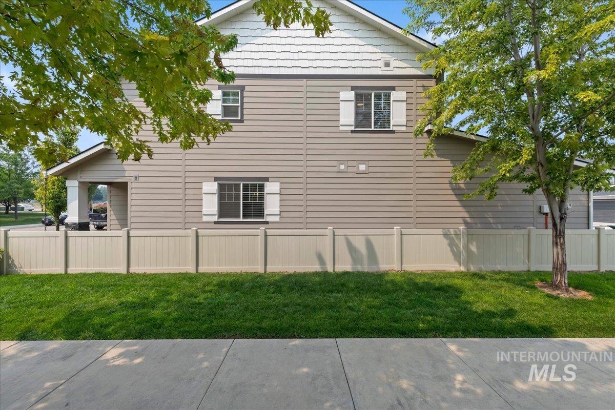 2488 E Blue Tick Street, Meridian, Idaho 83642, 2 Bedrooms, 2.5 Bathrooms, Residential For Sale, Price $374,990,MLS 98997725