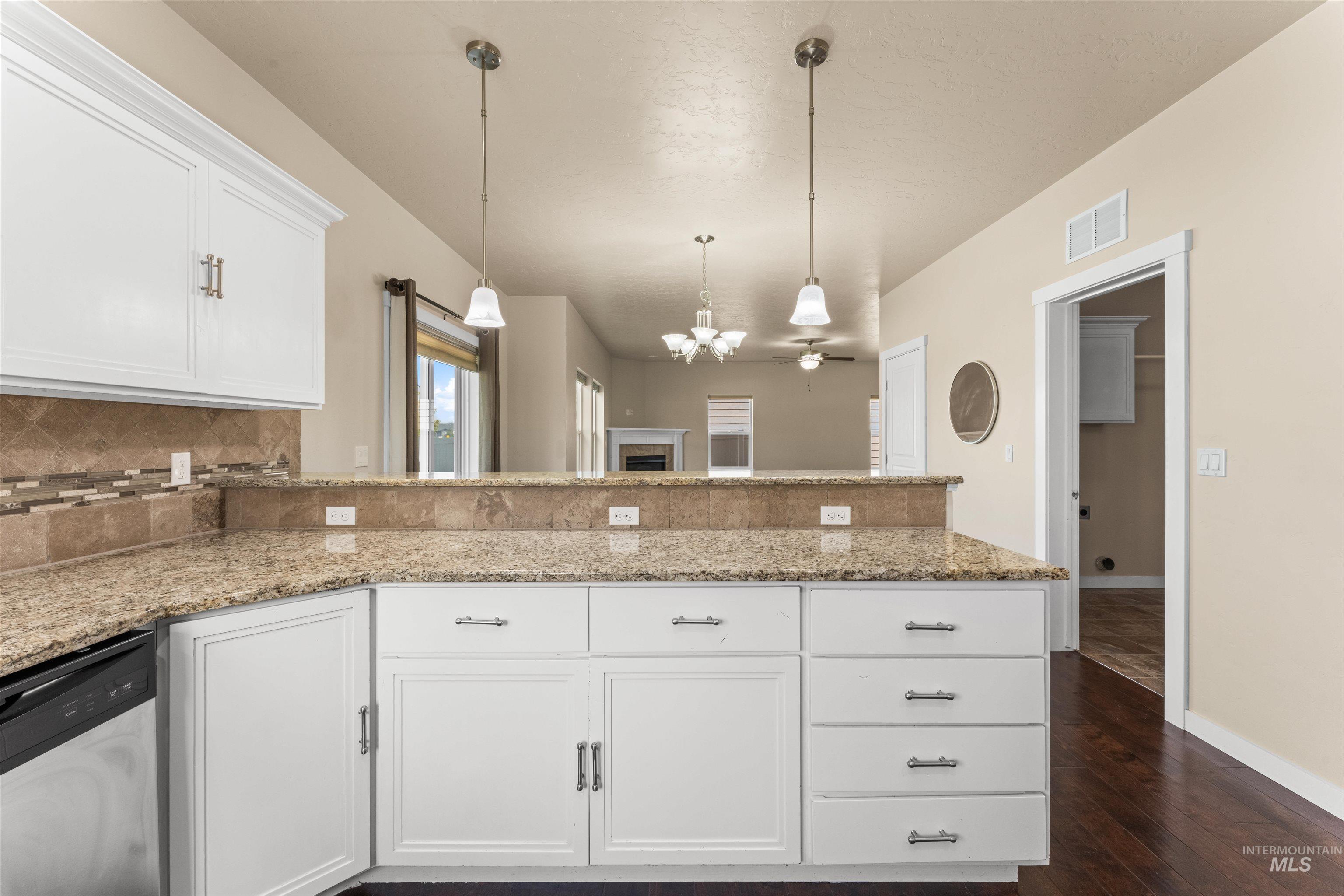 3341 S Arno Ave, Meridian, Idaho 83642, 4 Bedrooms, 2.5 Bathrooms, Residential For Sale, Price $567,700,MLS 98997729
