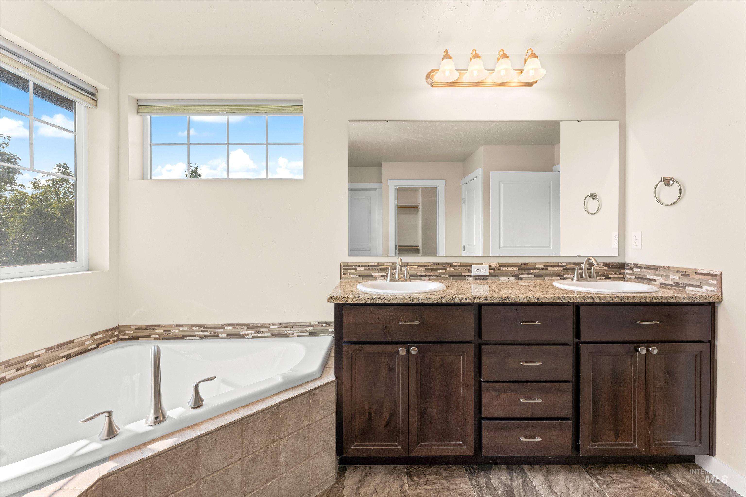 3341 S Arno Ave, Meridian, Idaho 83642, 4 Bedrooms, 2.5 Bathrooms, Residential For Sale, Price $567,700,MLS 98997729