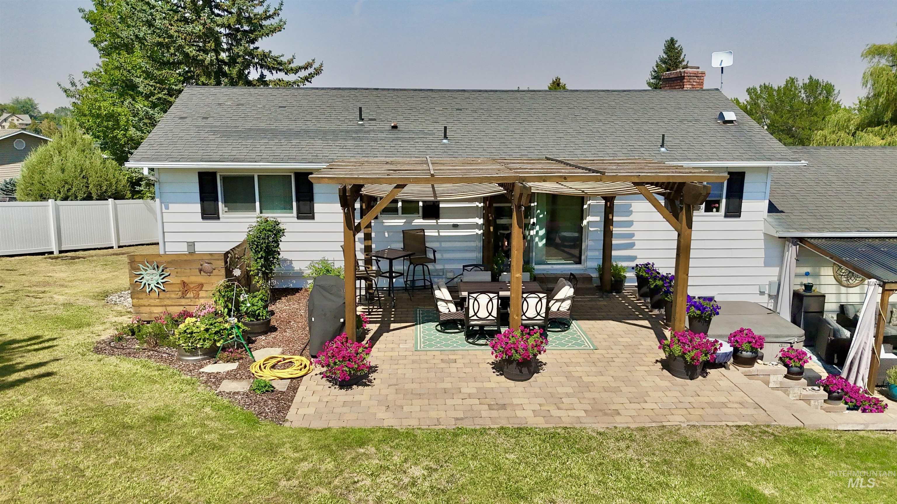 636 Dawn Drive, Grangeville, Idaho 83530, 3 Bedrooms, 2 Bathrooms, Residential For Sale, Price $550,000,MLS 98997745