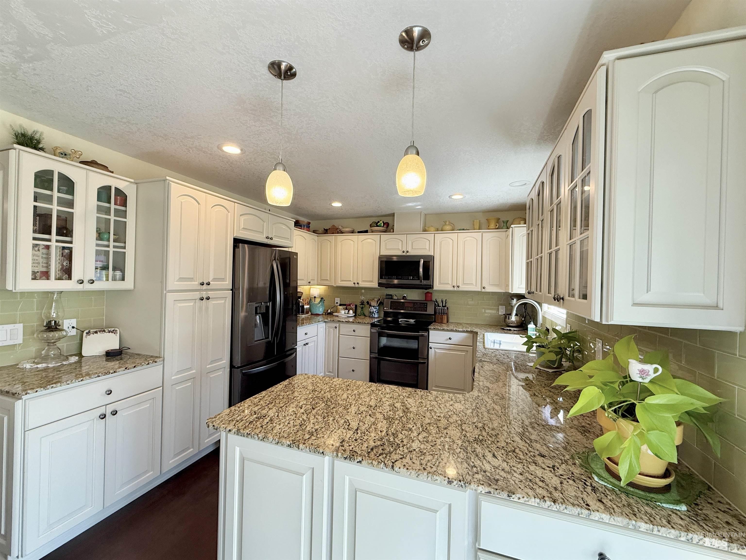 636 Dawn Drive, Grangeville, Idaho 83530, 3 Bedrooms, 2 Bathrooms, Residential For Sale, Price $550,000,MLS 98997745