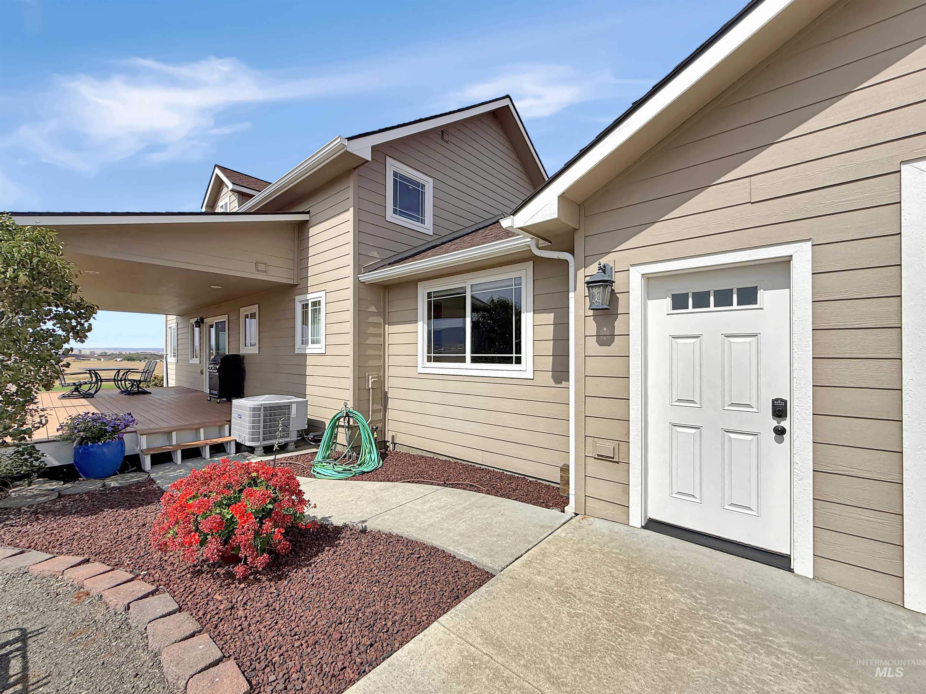148 Meadow Grass Loop, Grangeville, Idaho 83530, 3 Bedrooms, 3 Bathrooms, Residential For Sale, Price $637,500,MLS 98997752