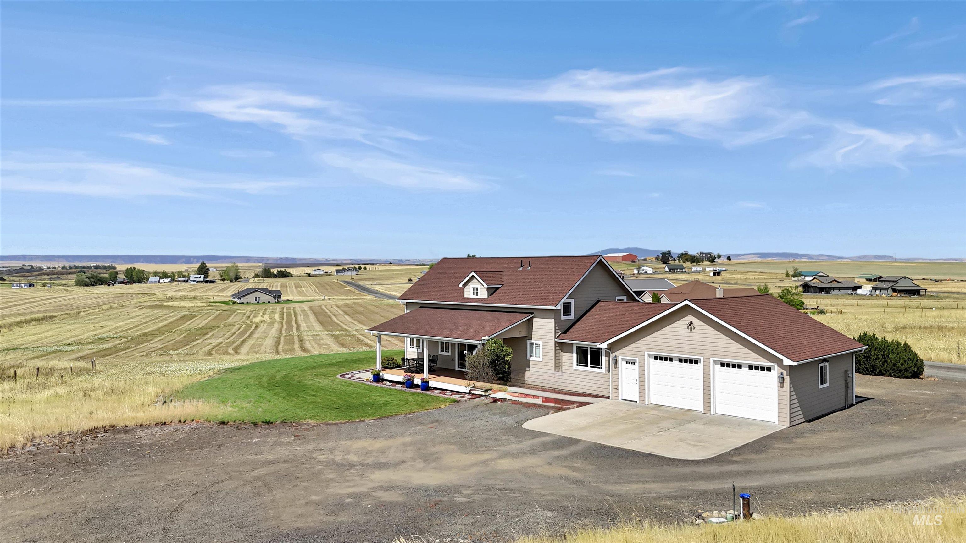 148 Meadow Grass Loop, Grangeville, Idaho 83530, 3 Bedrooms, 3 Bathrooms, Residential For Sale, Price $637,500,MLS 98997752