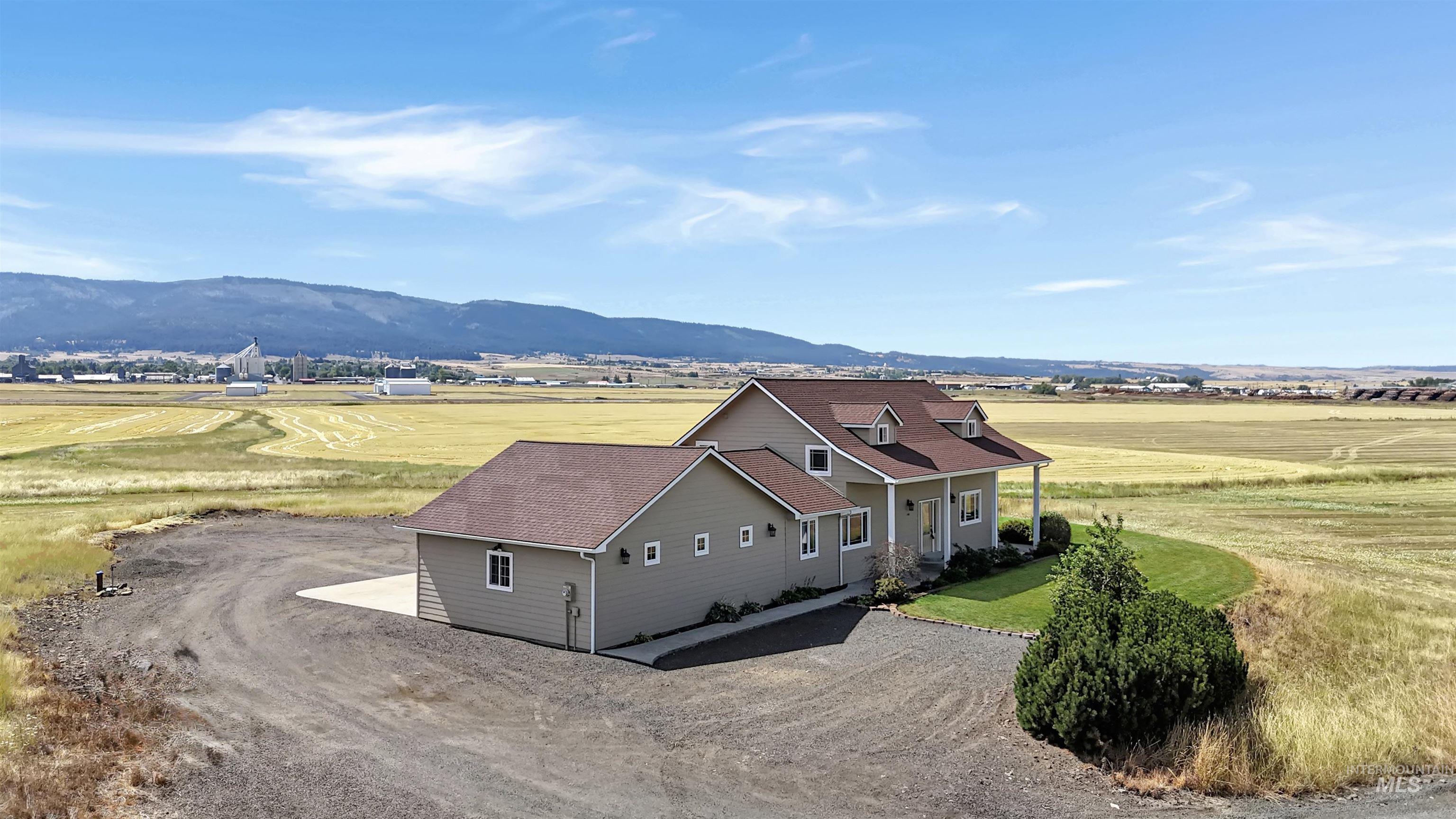 148 Meadow Grass Loop, Grangeville, Idaho 83530, 3 Bedrooms, 3 Bathrooms, Residential For Sale, Price $637,500,MLS 98997752