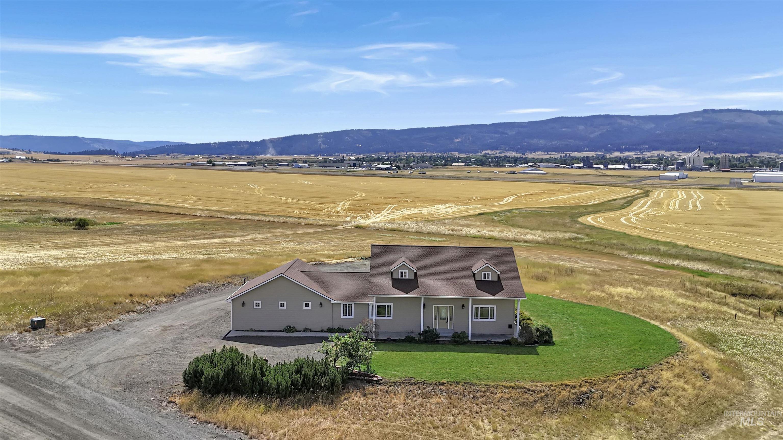 148 Meadow Grass Loop, Grangeville, Idaho 83530, 3 Bedrooms, 3 Bathrooms, Residential For Sale, Price $637,500,MLS 98997752