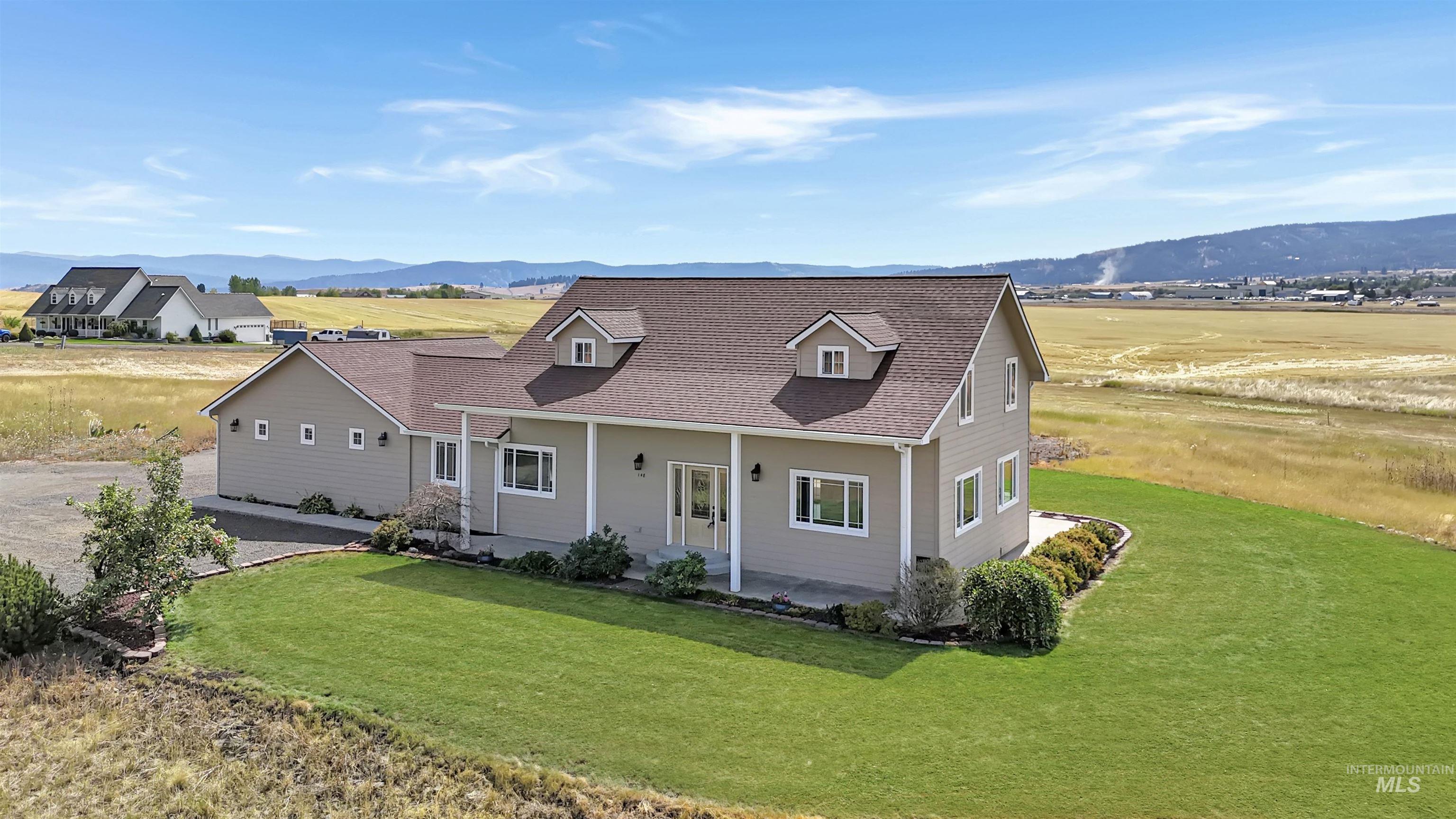 148 Meadow Grass Loop, Grangeville, Idaho 83530, 3 Bedrooms, 3 Bathrooms, Residential For Sale, Price $637,500,MLS 98997752