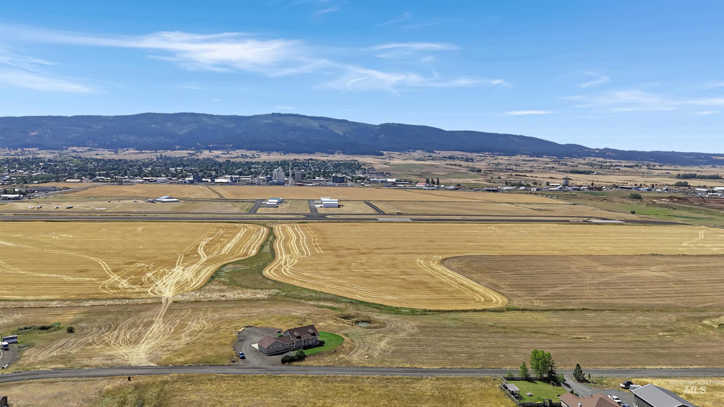 148 Meadow Grass Loop, Grangeville, Idaho 83530, 3 Bedrooms, 3 Bathrooms, Residential For Sale, Price $637,500,MLS 98997752