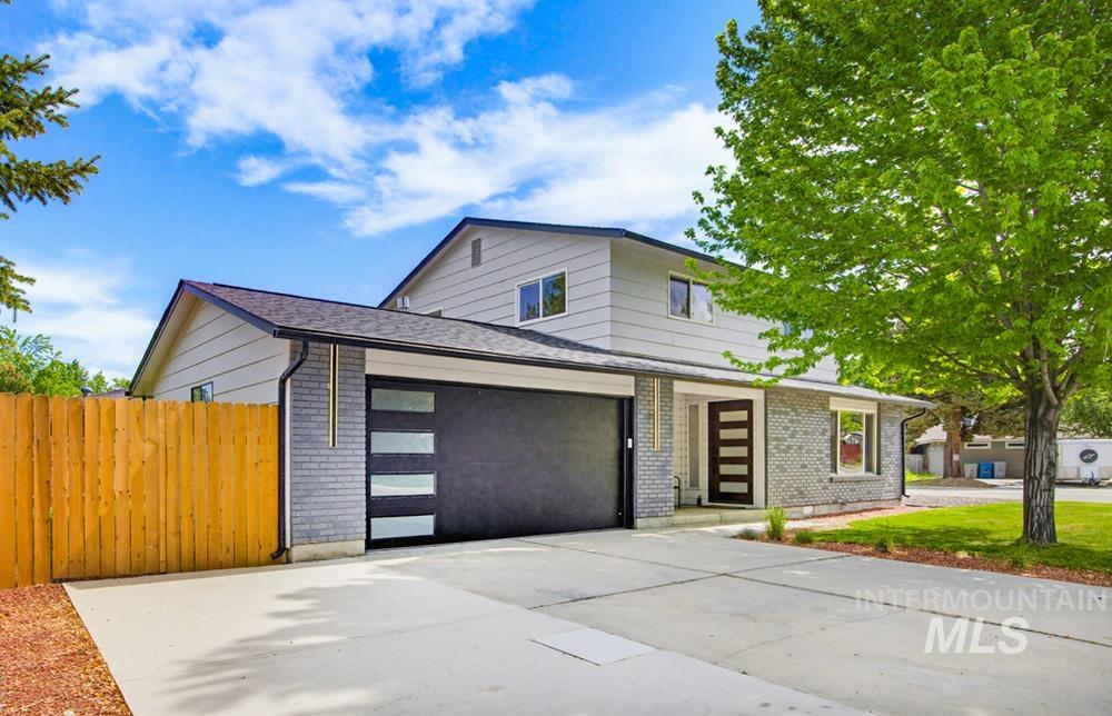 670 S Berwick Dr, Boise, Idaho 83706, 3 Bedrooms, 3 Bathrooms, Residential For Sale, Price $644,900,MLS 98997753