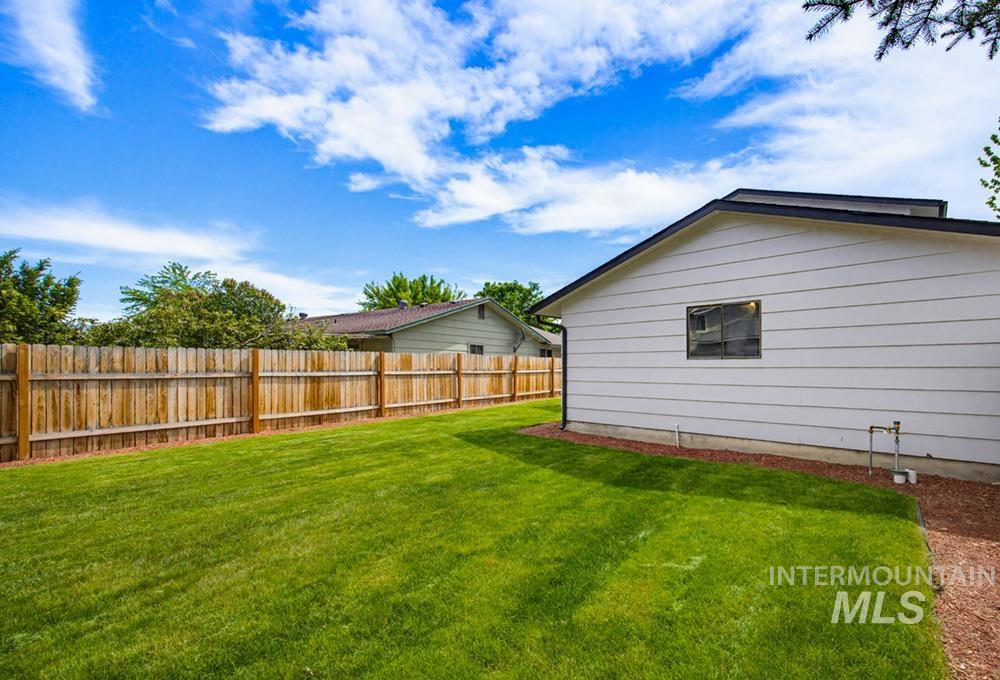 670 S Berwick Dr, Boise, Idaho 83706, 3 Bedrooms, 3 Bathrooms, Residential For Sale, Price $644,900,MLS 98997753