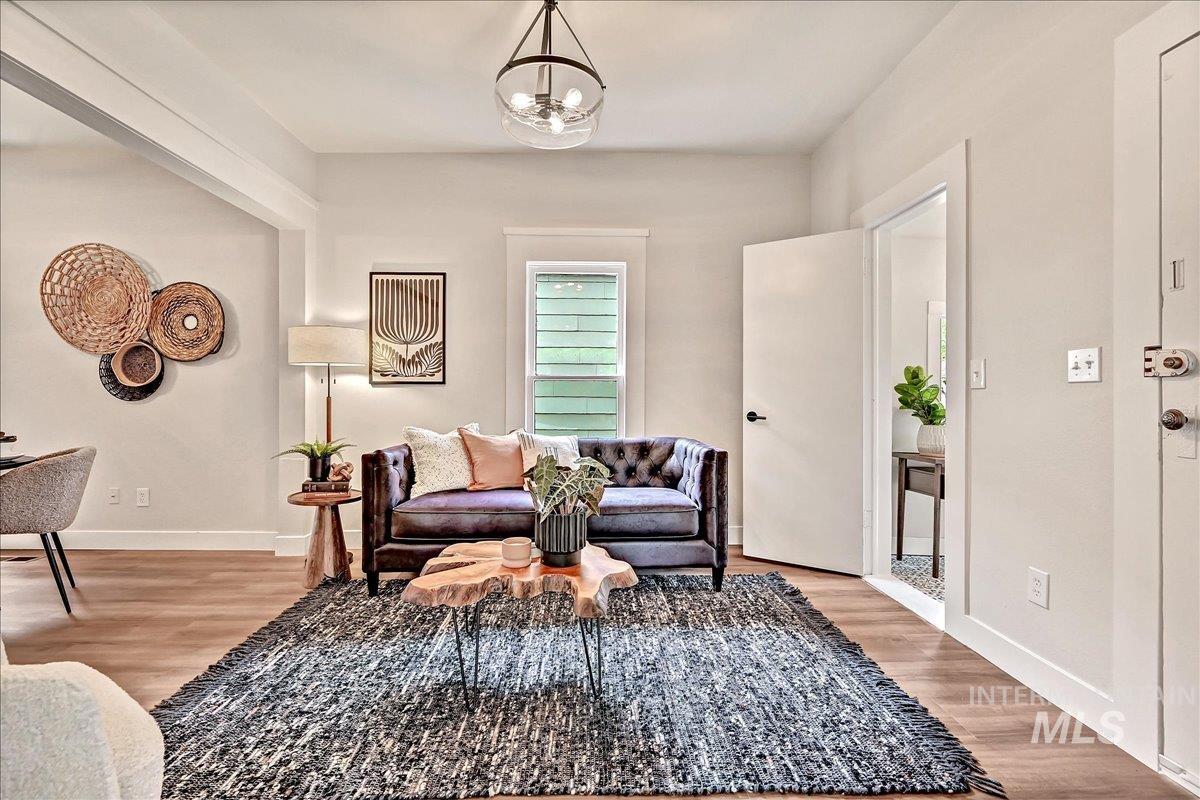 817 W Thatcher Street, Boise, Idaho 83702, 3 Bedrooms, 1 Bathroom, Residential For Sale, Price $639,000,MLS 98997756