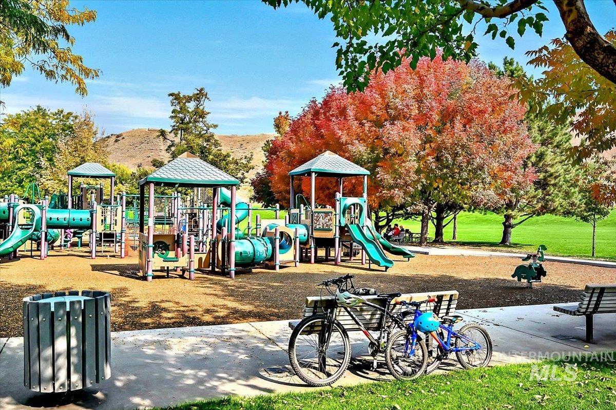 817 W Thatcher Street, Boise, Idaho 83702, 3 Bedrooms, 1 Bathroom, Residential For Sale, Price $639,000,MLS 98997756