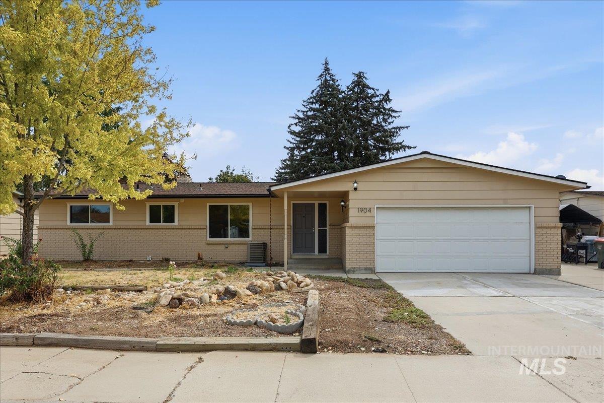 1904 NW 8th St, Meridian, Idaho 83646, 5 Bedrooms, 2 Bathrooms, Residential For Sale, Price $465,000,MLS 98997769