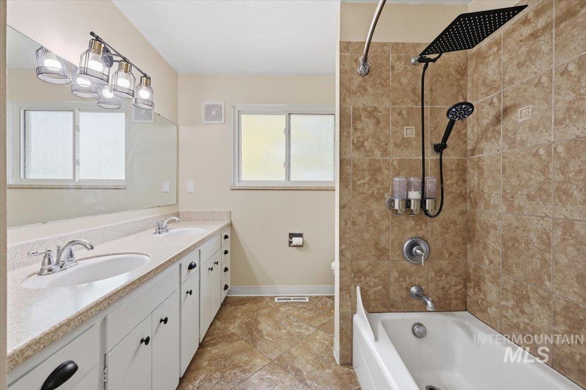 1904 NW 8th St, Meridian, Idaho 83646, 5 Bedrooms, 2 Bathrooms, Residential For Sale, Price $465,000,MLS 98997769