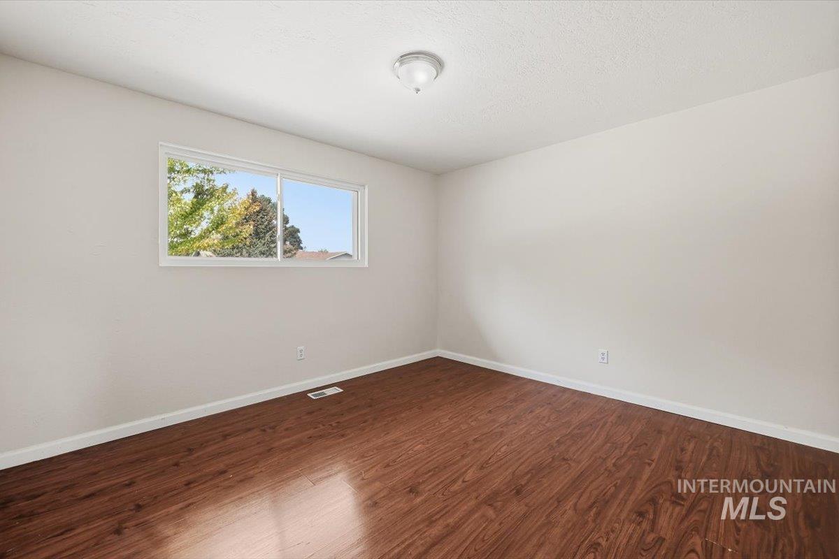 1904 NW 8th St, Meridian, Idaho 83646, 5 Bedrooms, 2 Bathrooms, Residential For Sale, Price $465,000,MLS 98997769