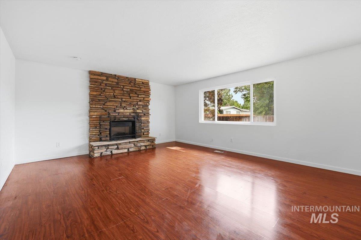 1904 NW 8th St, Meridian, Idaho 83646, 5 Bedrooms, 2 Bathrooms, Residential For Sale, Price $465,000,MLS 98997769