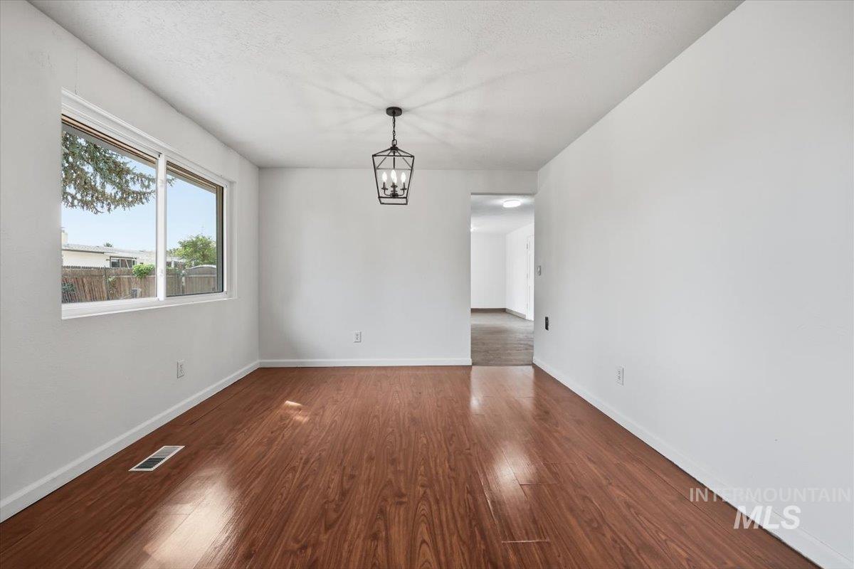 1904 NW 8th St, Meridian, Idaho 83646, 5 Bedrooms, 2 Bathrooms, Residential For Sale, Price $465,000,MLS 98997769