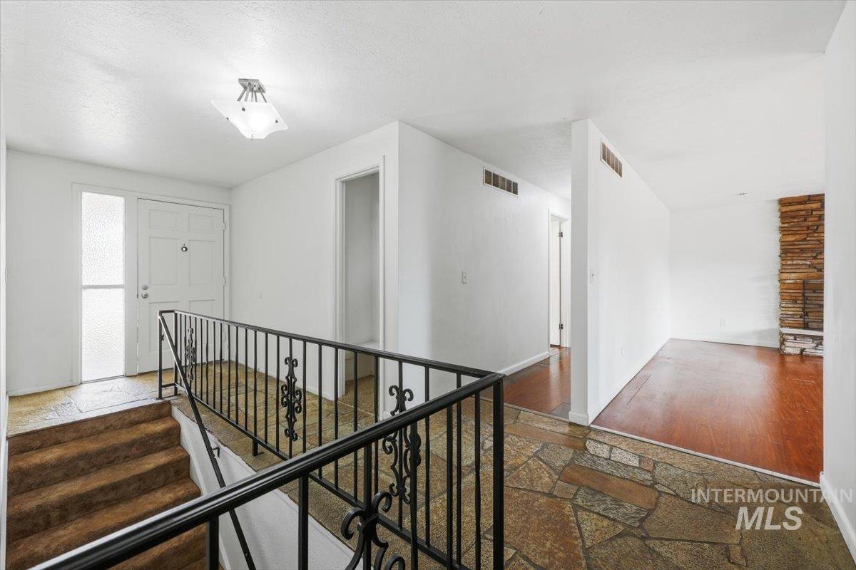 1904 NW 8th St, Meridian, Idaho 83646, 5 Bedrooms, 2 Bathrooms, Residential For Sale, Price $465,000,MLS 98997769
